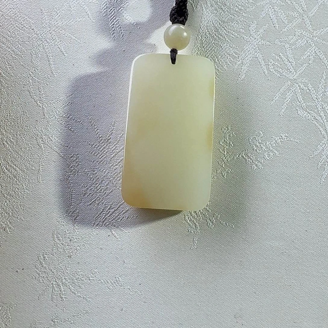 和田玉（糖玉）未镶嵌颈饰