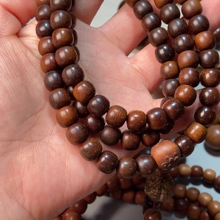 戈***L檀香木老山檀香檀香王0.8*0.9*108，奶香