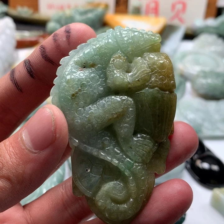 翡翠未镶嵌颈饰保真天然a货翡翠