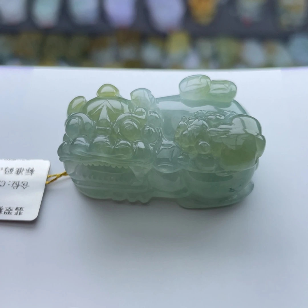 翡翠未镶嵌颈饰单**马貔貅