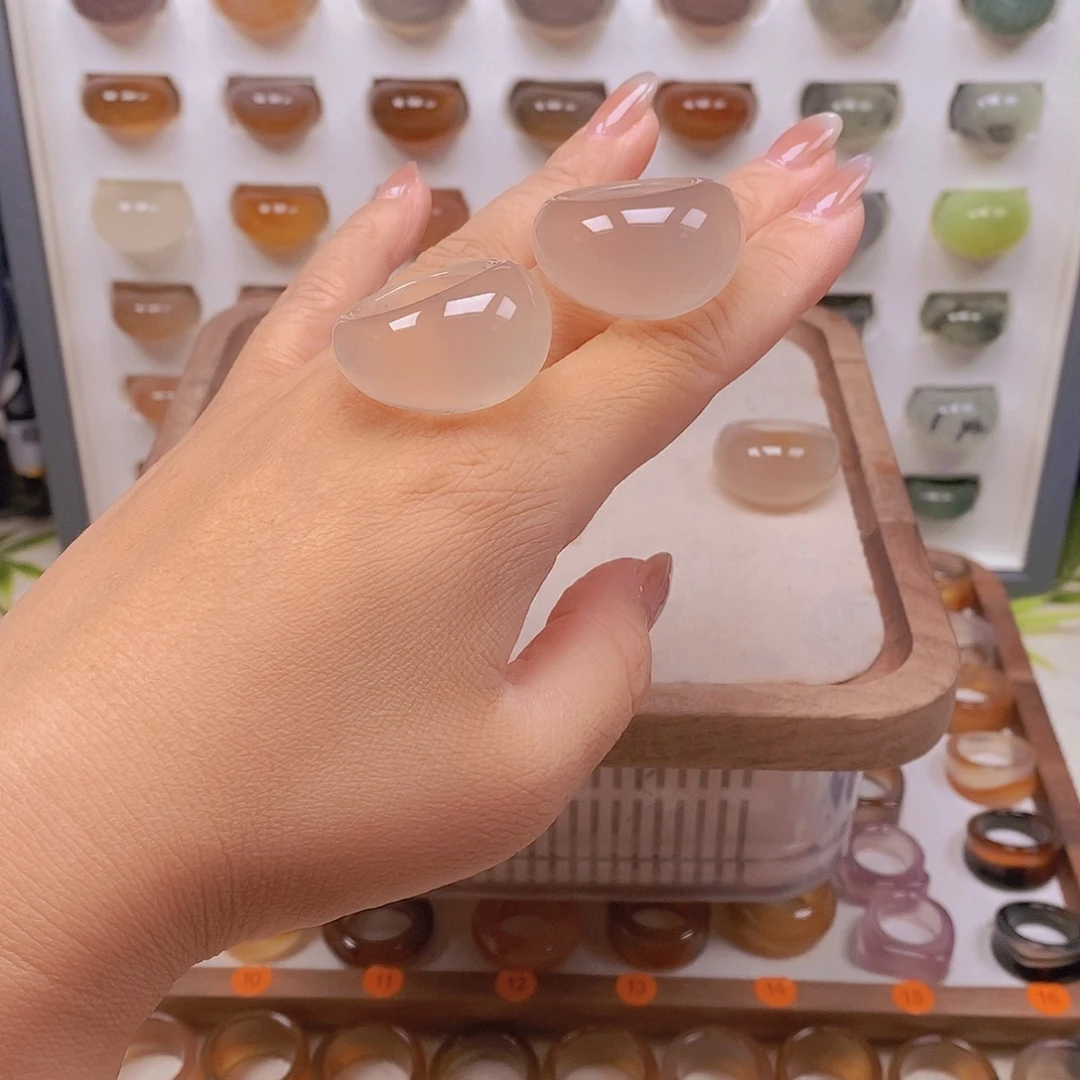 茉***莉玛瑙/玉髓未镶嵌戒指不退换港20