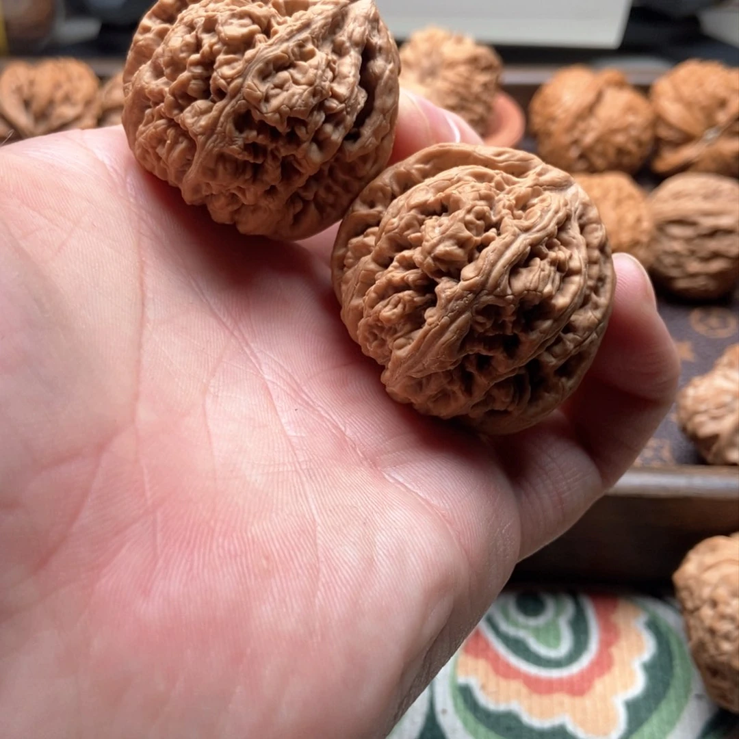 文玩核桃吊坠43粗筋