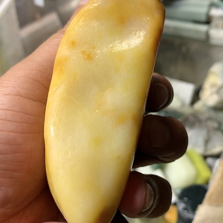 颈饰未镶嵌和田玉（糖玉）