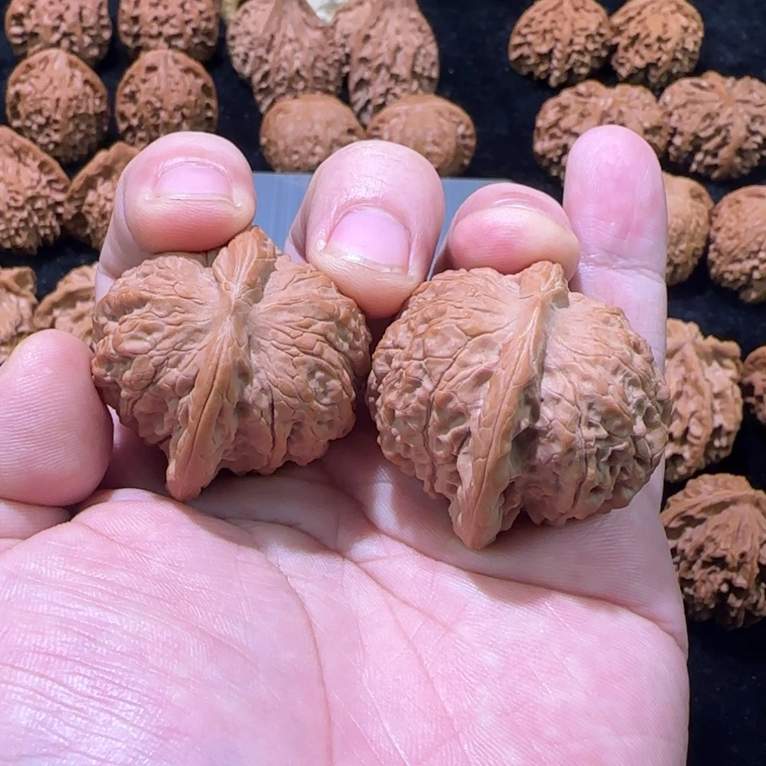 文玩核桃吊坠39血麒麟毕业对