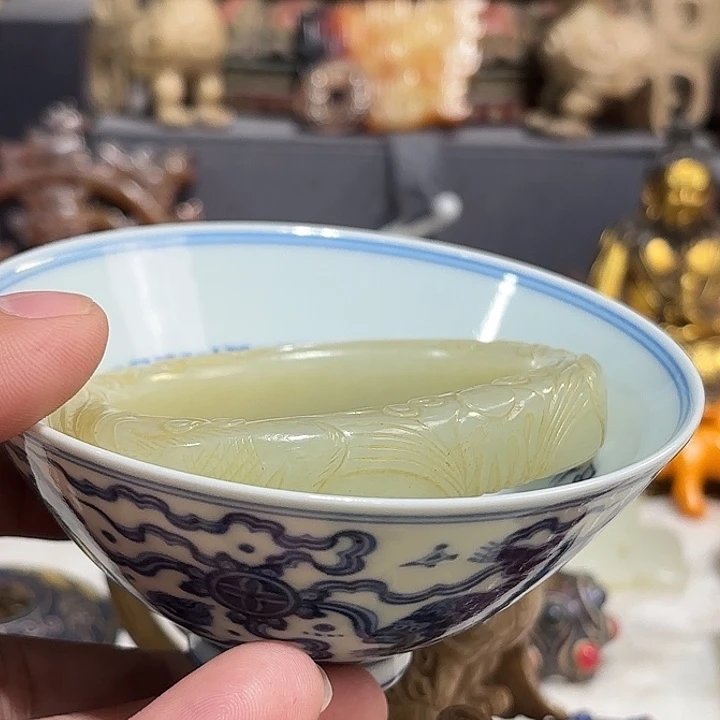 凝***空瓷器制作工艺精湛