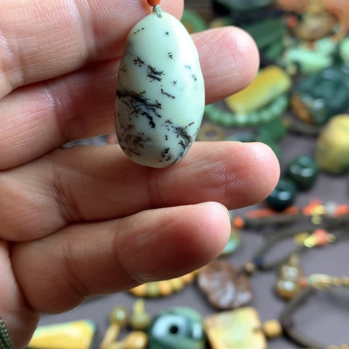 吊坠(赠链)未镶嵌岫岩河磨玉（透闪石质玉）