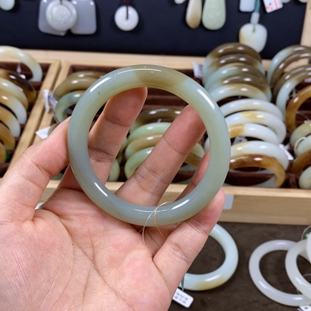 未镶嵌手镯和田玉