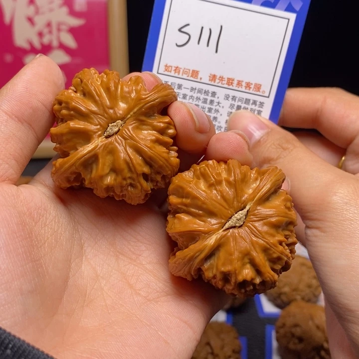 文玩核桃吊坠44全品白狮子s111