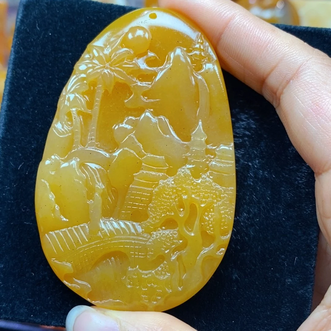 未镶嵌石英质玉（黄龙玉）颈饰