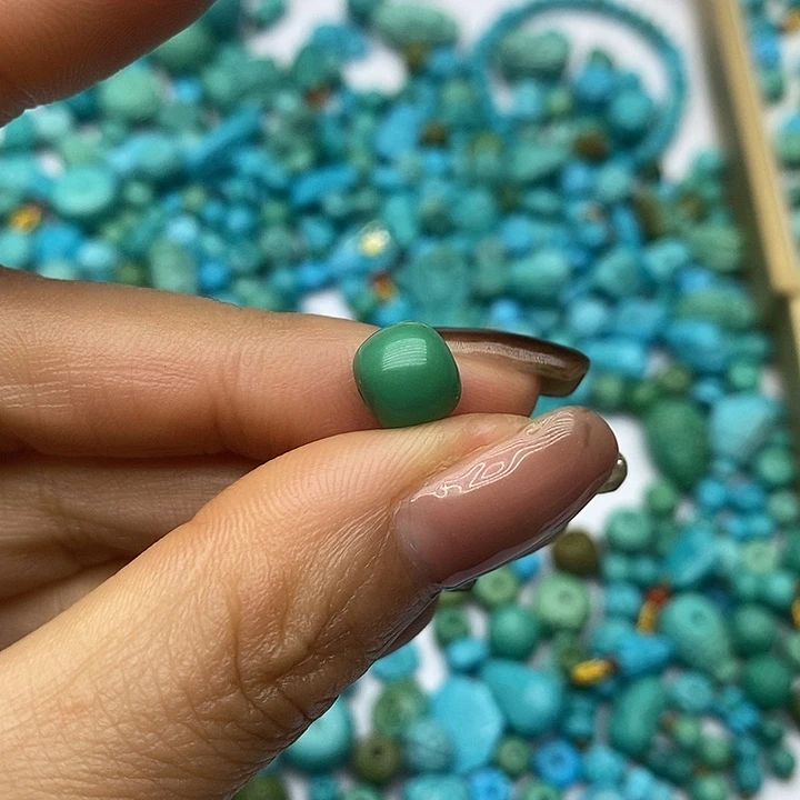 绿松石未镶嵌珠宝奇石