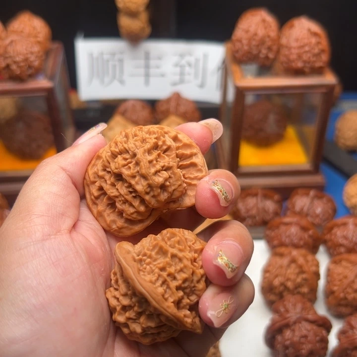 吊坠桃核乄*杺好好好好好好好