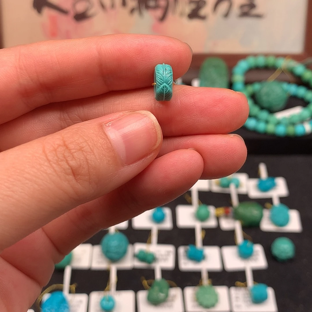 绿松石未镶嵌珠宝奇石