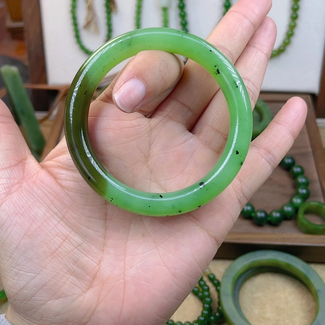 未镶嵌手镯和田玉《****利55