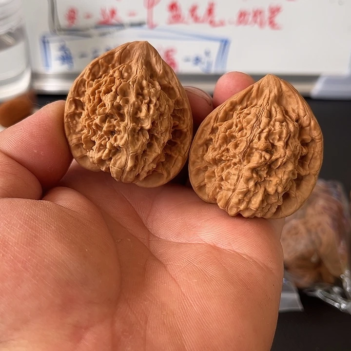 文玩核桃把件【寿桃】麒麟纹官帽