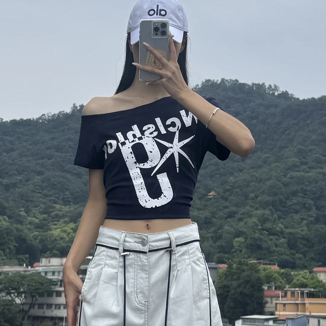 橙子·涂鸦字母修身型短袖短款辣妹风T恤设计感