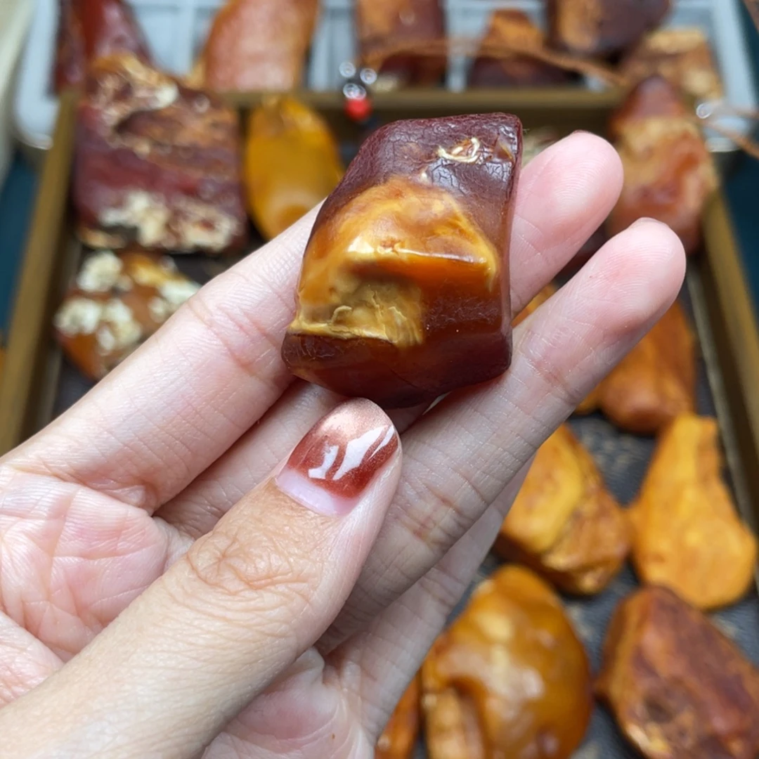 琥珀未镶嵌珠宝奇石