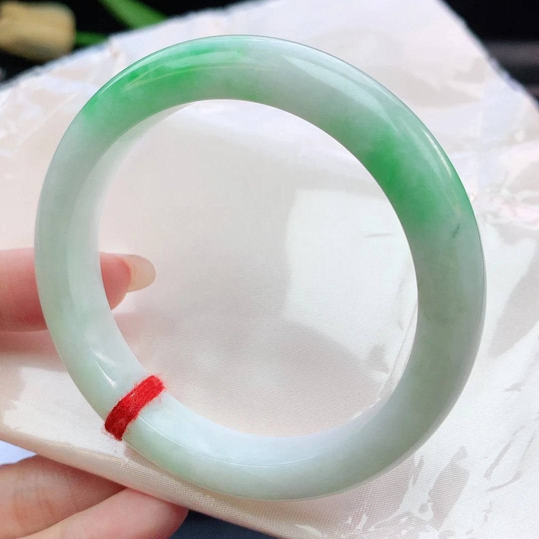 翡翠手镯未镶嵌 58圈口882431