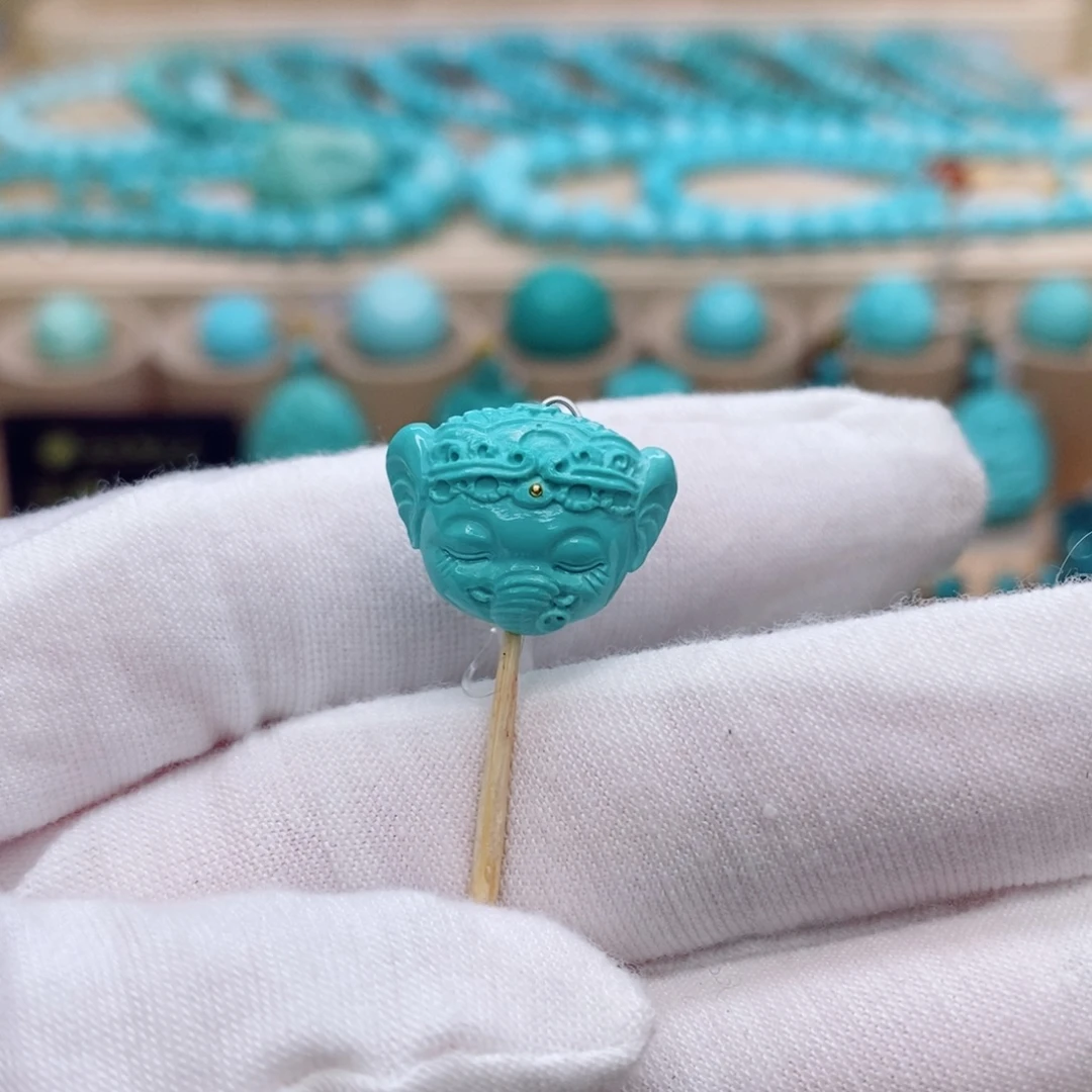 绿松石未镶嵌珠宝奇石