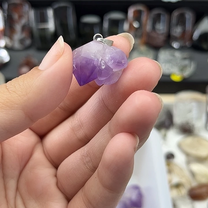 未镶嵌吊坠(赠链)水晶