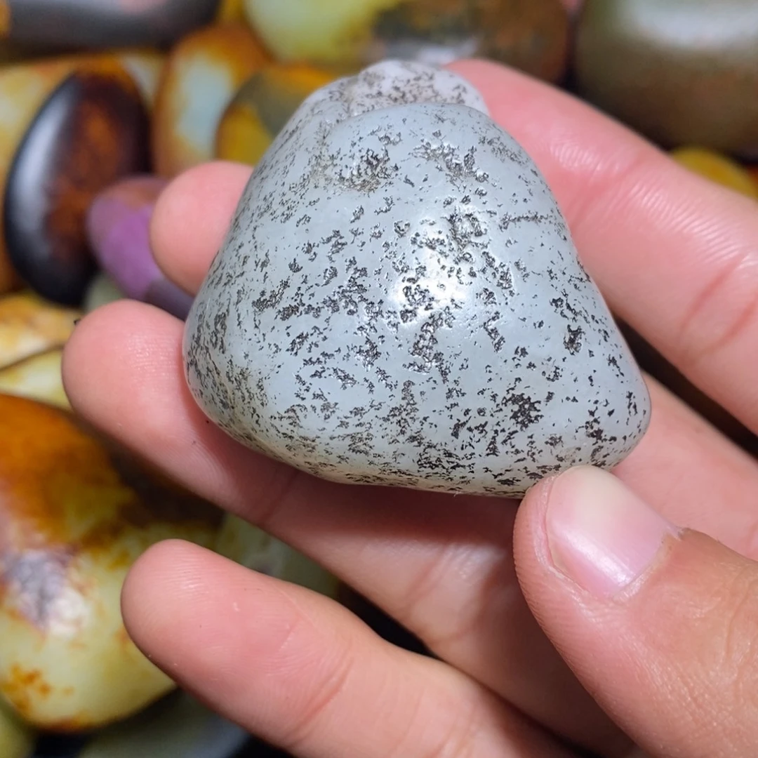 和田玉未镶嵌珠宝奇石