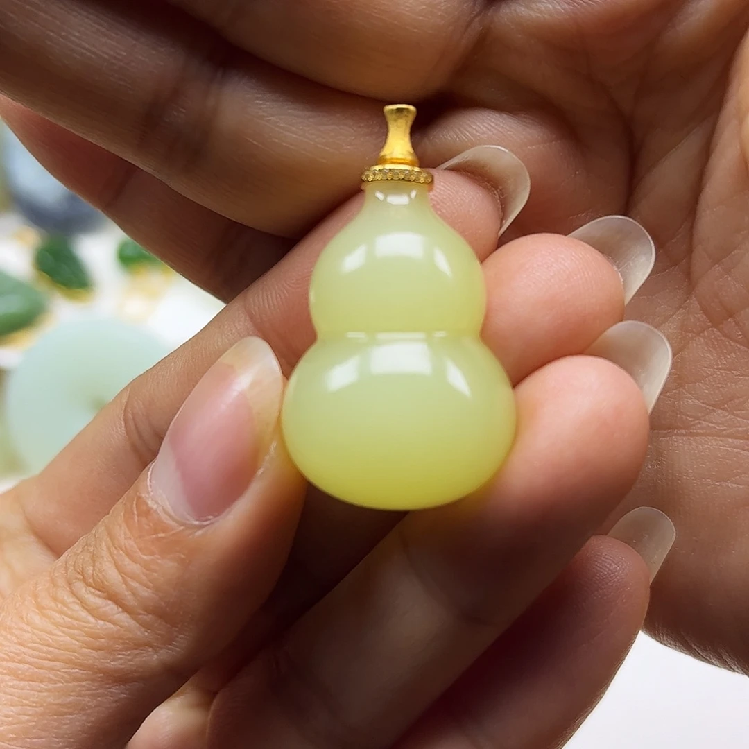 和田玉18K金镶嵌颈饰