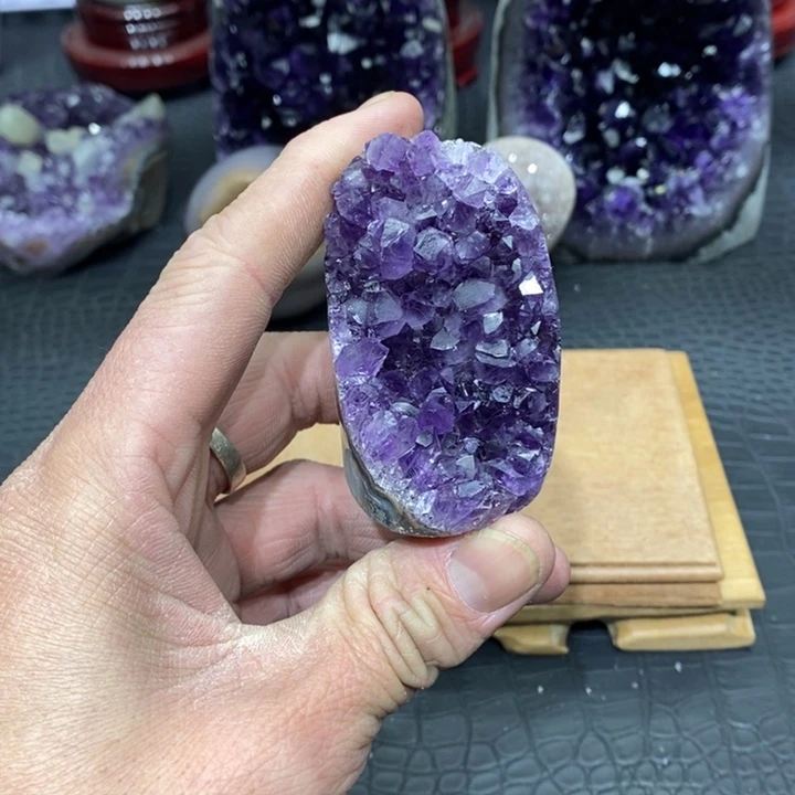 紫晶未镶嵌大型摆件（非配饰）