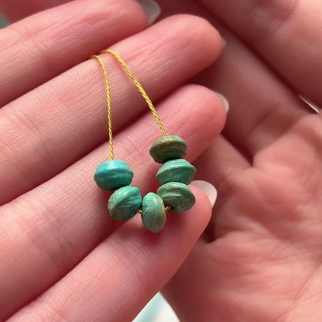 绿松石未镶嵌颈饰