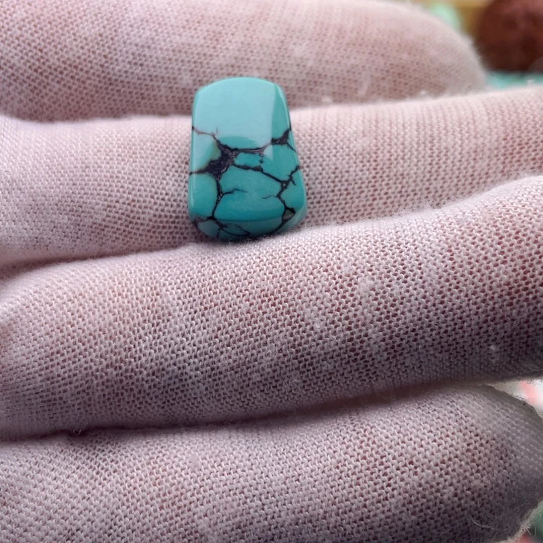 未镶嵌绿松石原矿绿松石