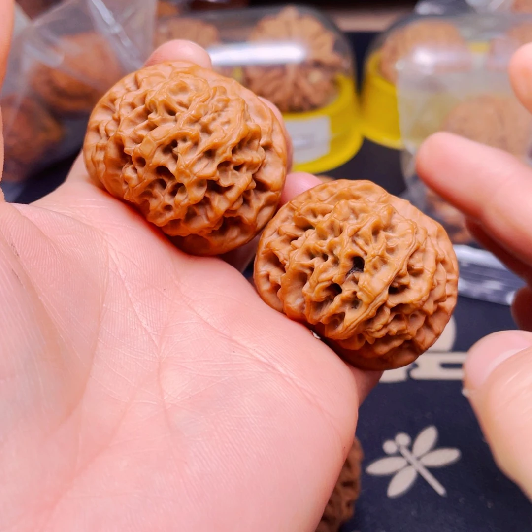 吊坠文玩核桃飞*秦闷一对