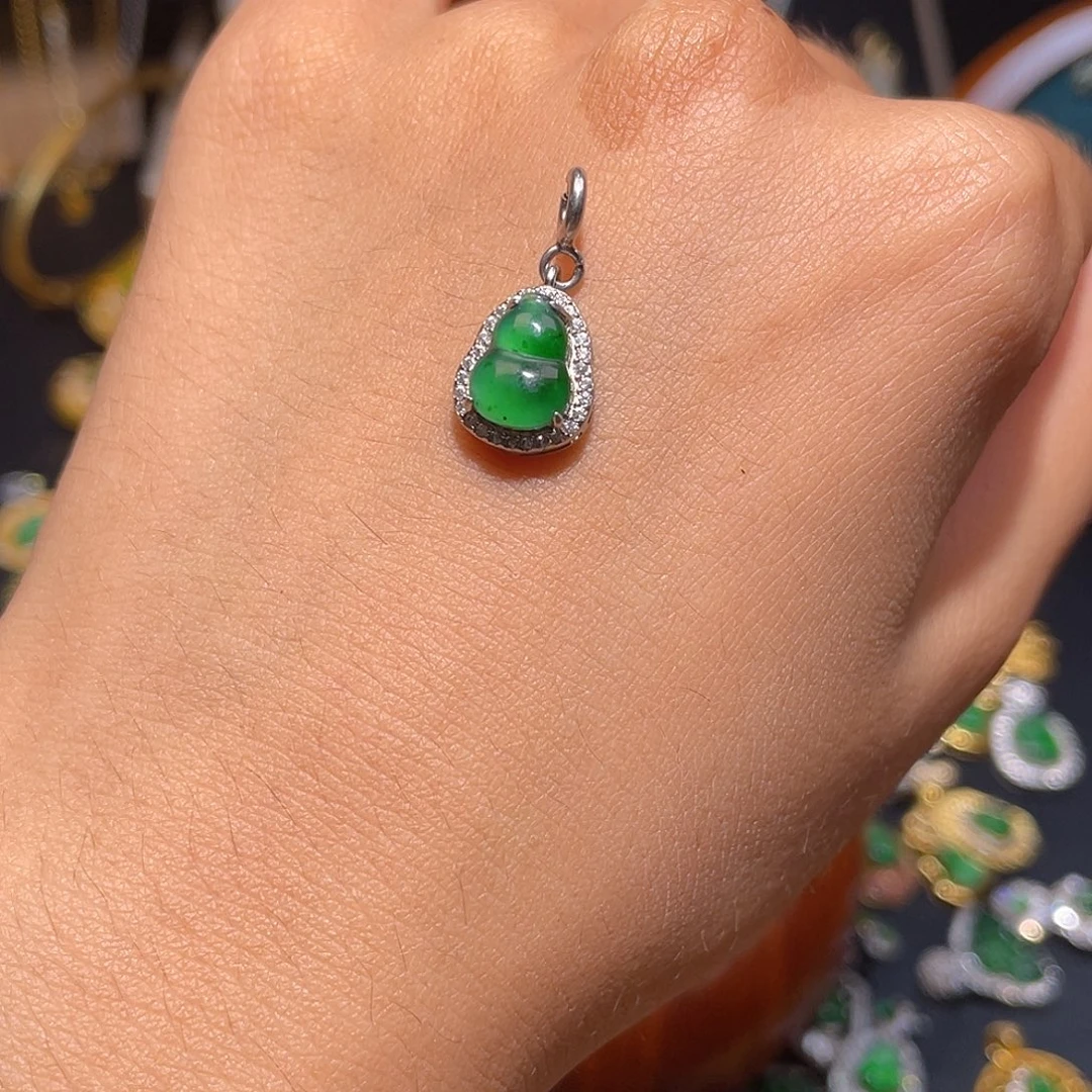 颈饰银S925镶嵌翡翠