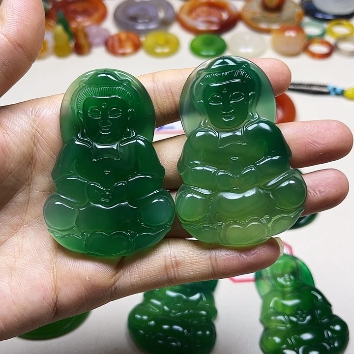 苏***酒玛瑙/玉髓未镶嵌颈饰