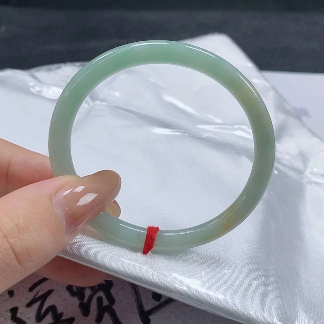 【闪购商品】翡翠手镯（贵妃镯）未镶嵌329号