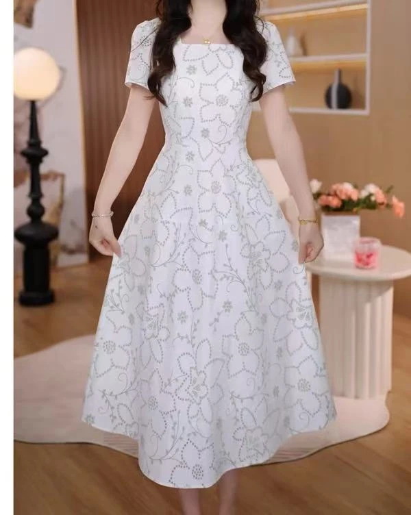 印花百搭方领收腰轻奢连衣裙2025夏季新款修身显瘦中长款裙子H162