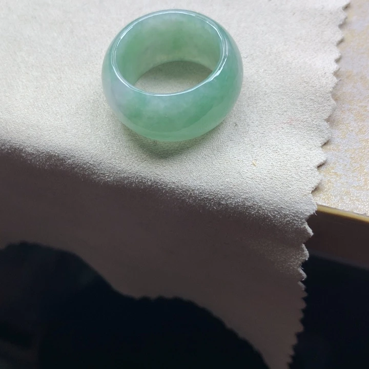 翡翠颈饰未镶嵌吊坠