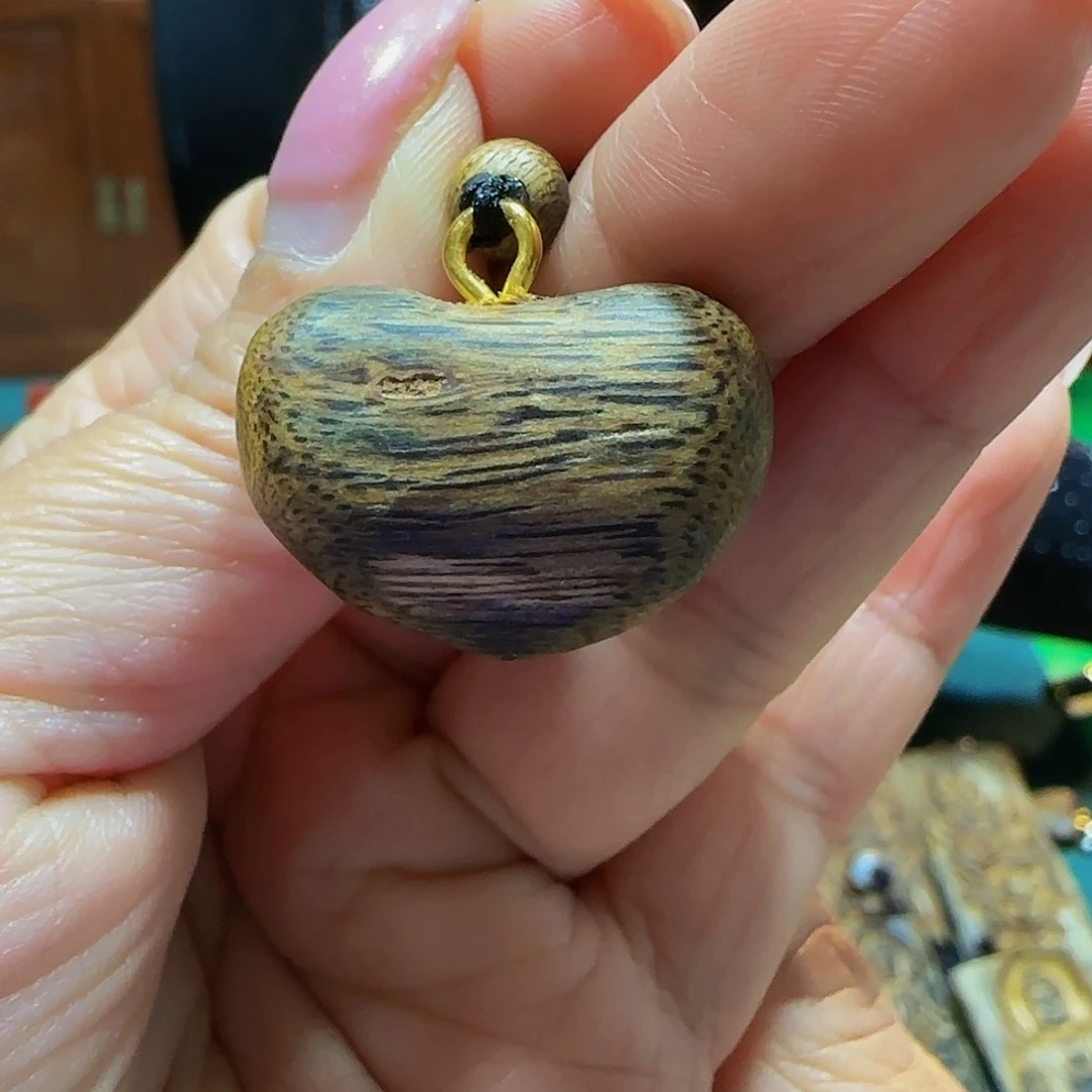 沉香沉香碎屑海南白奇乌身原材料一个