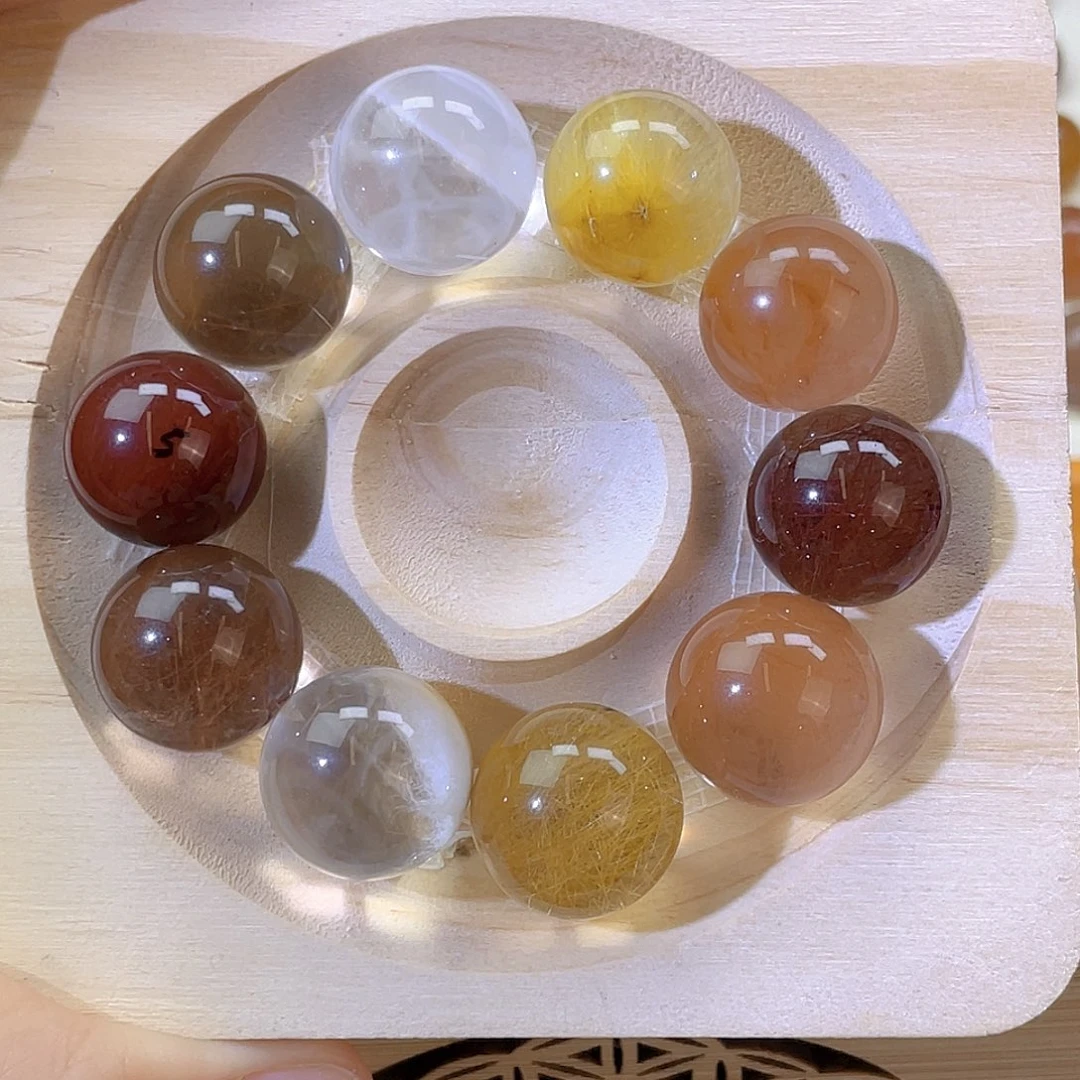 水晶手串很好看啊