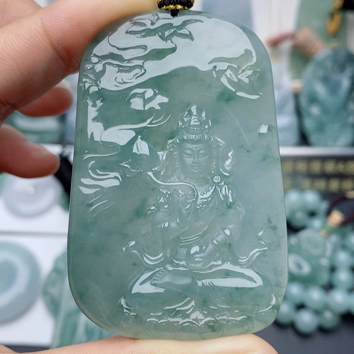 过***6翡翠未镶嵌颈饰观音