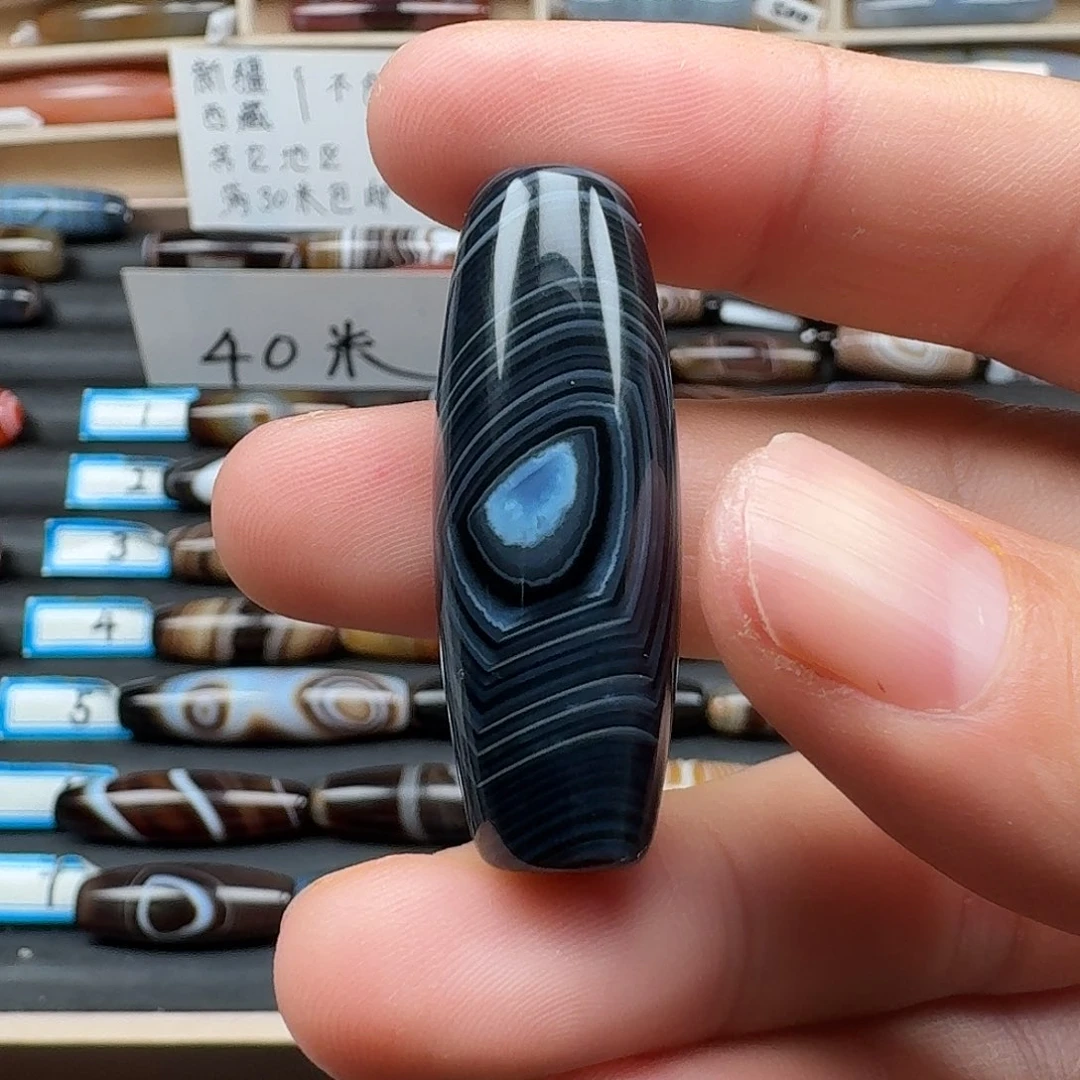 一***标玛瑙/玉髓未镶嵌颈饰