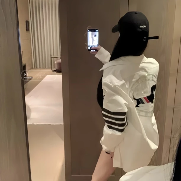 【RJ】休闲小狗织带长袖烫钻衬衫新款宽松小众新款网红洋气炸街女装