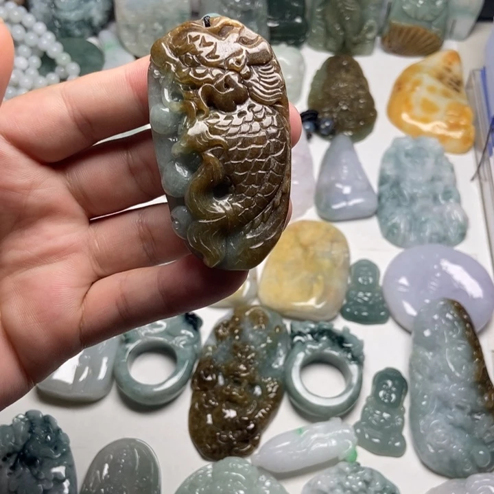 颈饰未镶嵌翡翠龙鱼76