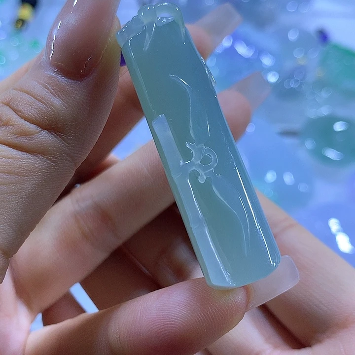 翡翠未镶嵌颈饰天然翡翠A货吊坠
