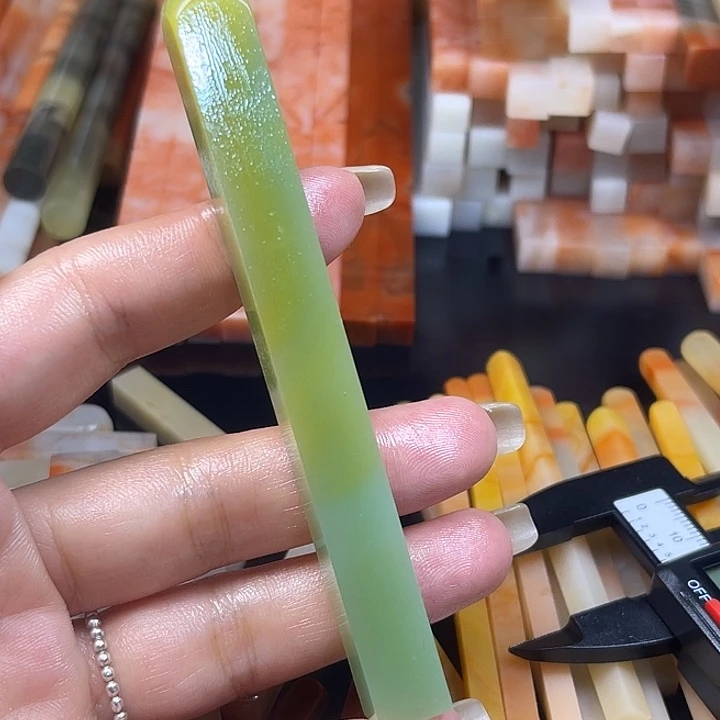 游***鱼青田石印石苹果绿