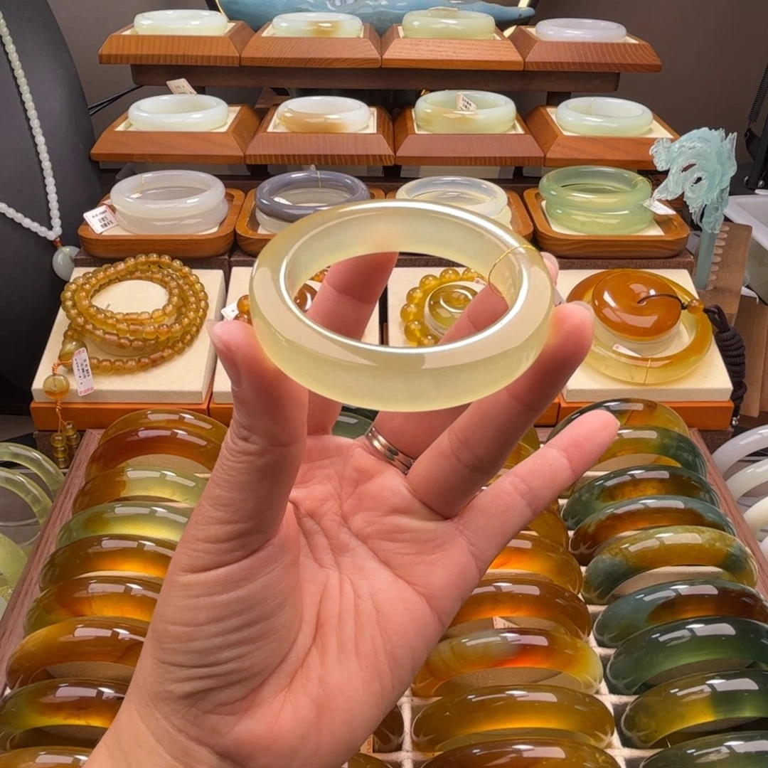 蛇纹石玉未镶嵌手镯52