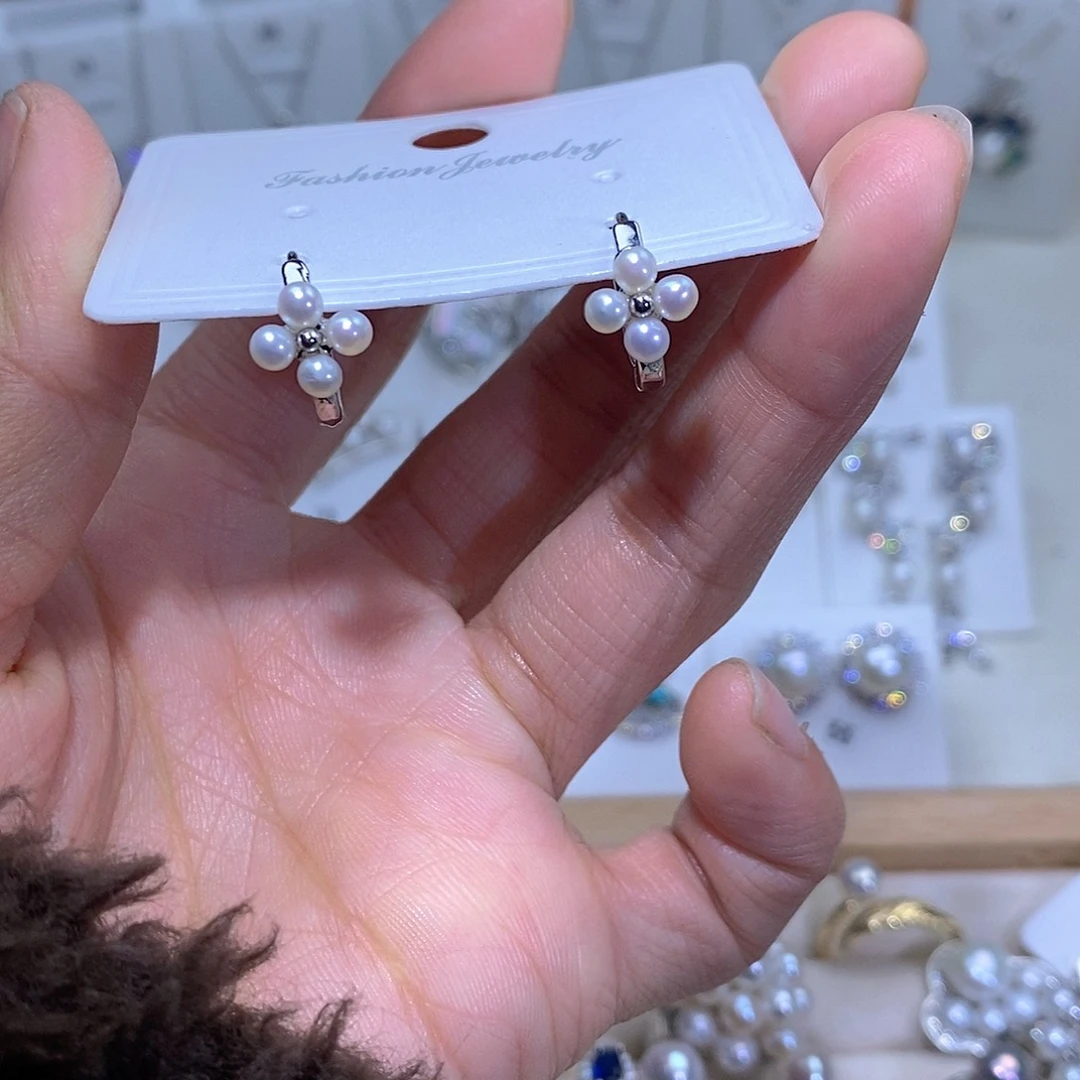 淡水珍珠耳饰未镶嵌