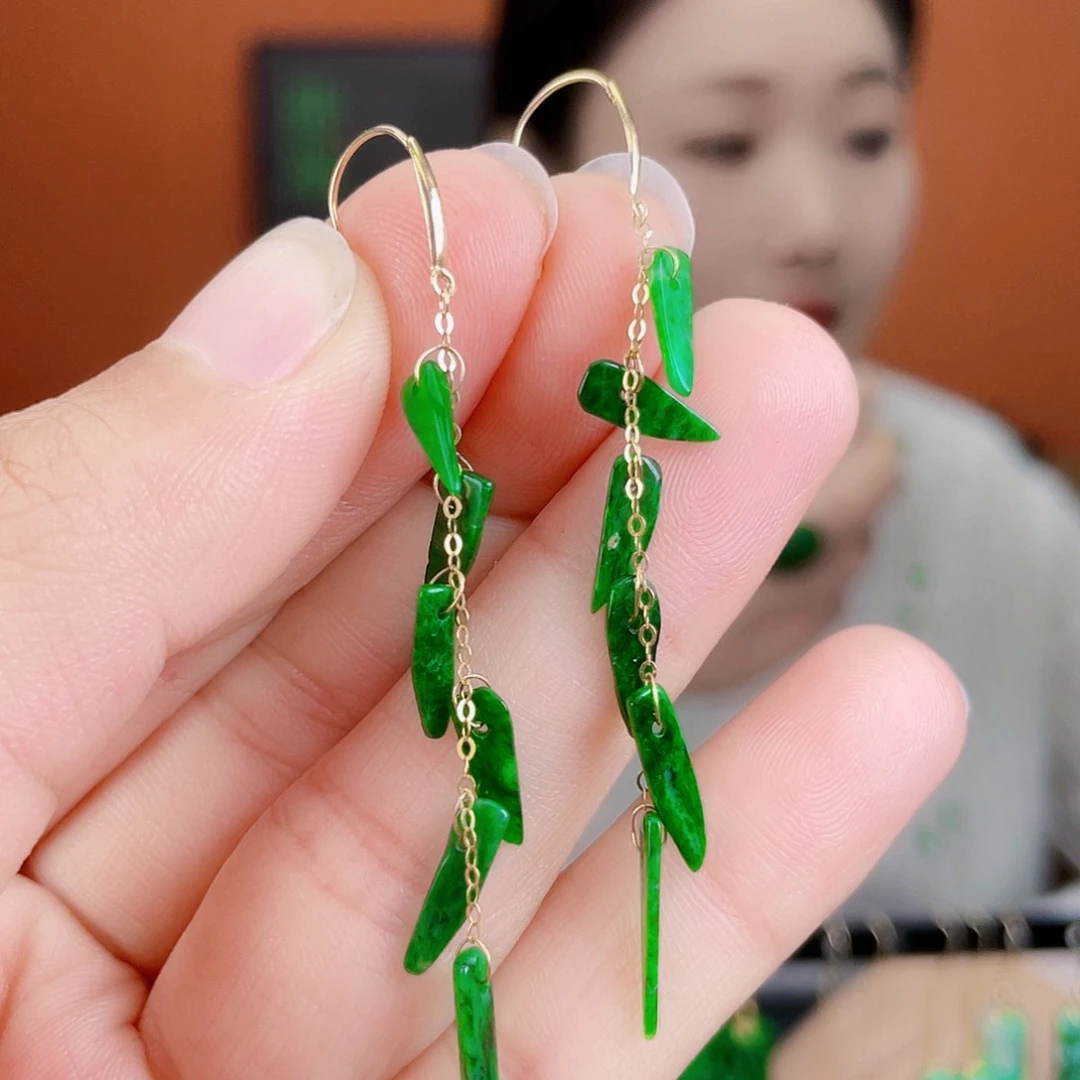 翡翠18K金镶嵌耳饰