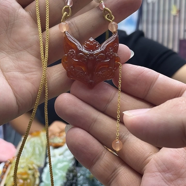 未镶嵌蛇纹石玉颈饰