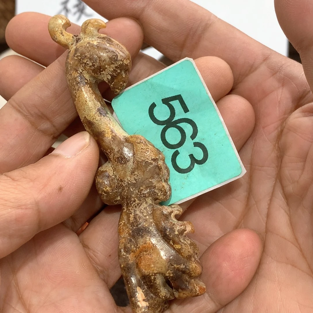 未镶嵌透闪石-蛇纹石玉颈饰