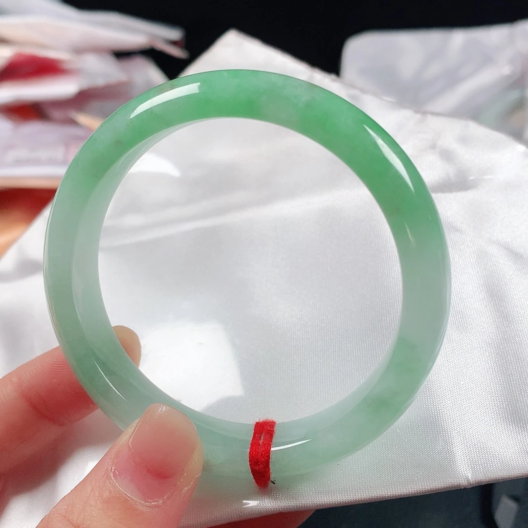 翡翠手镯未镶嵌56圈2380