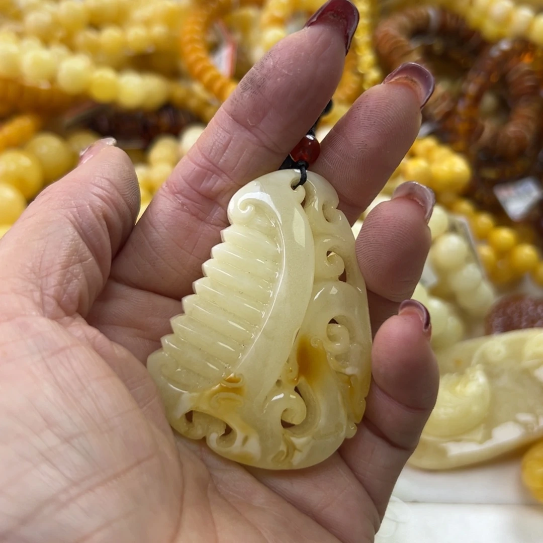 琥珀珠宝奇石未镶嵌