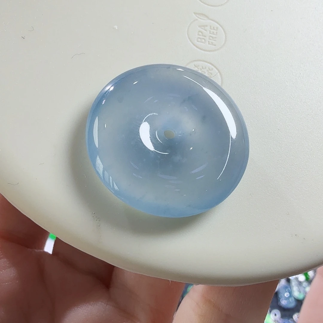 翡翠未镶嵌颈饰平安扣